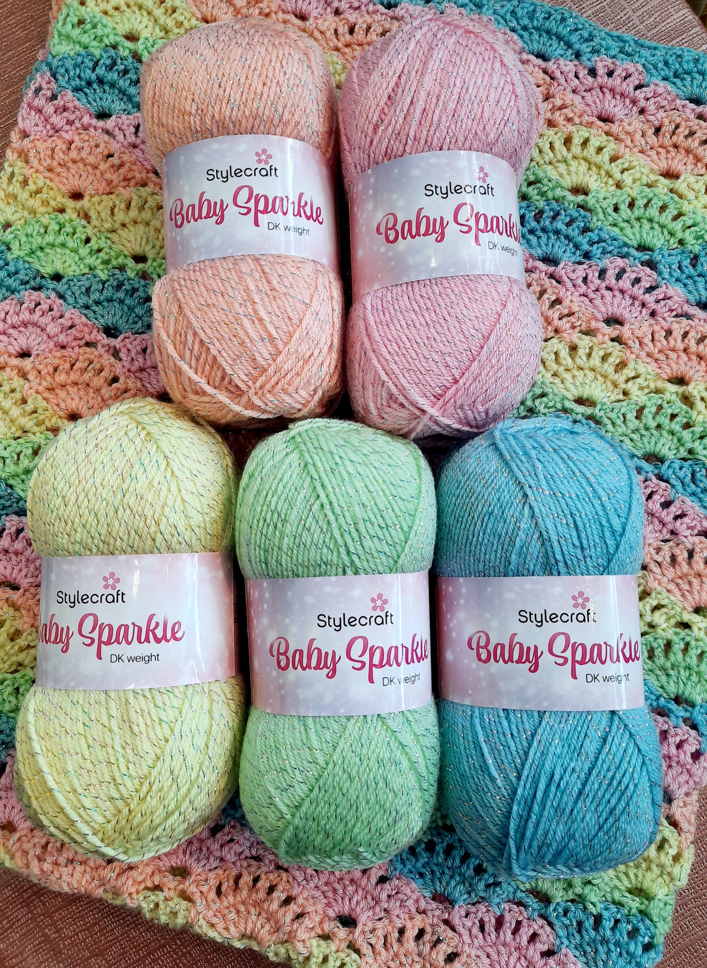 Large Shell Stitch Crochet Blanket Kit (Naztazia.com)