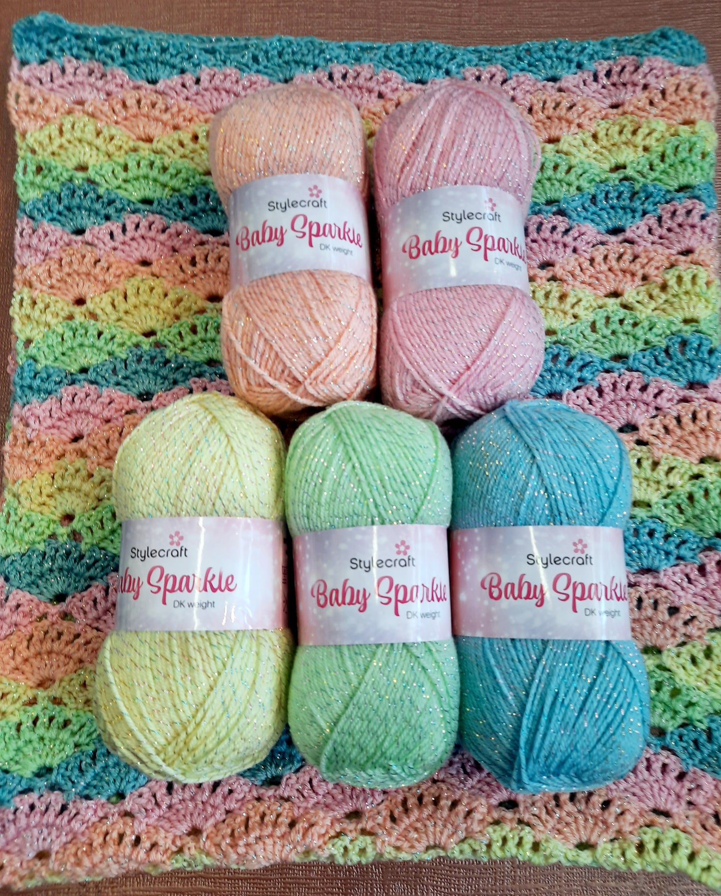 Large Shell Stitch Crochet Blanket Kit (Naztazia.com)