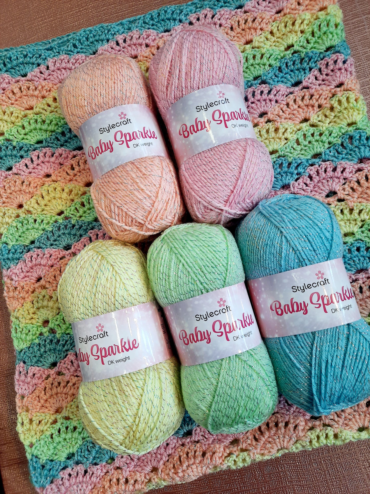 Large Shell Stitch Crochet Blanket Kit (Naztazia.com)