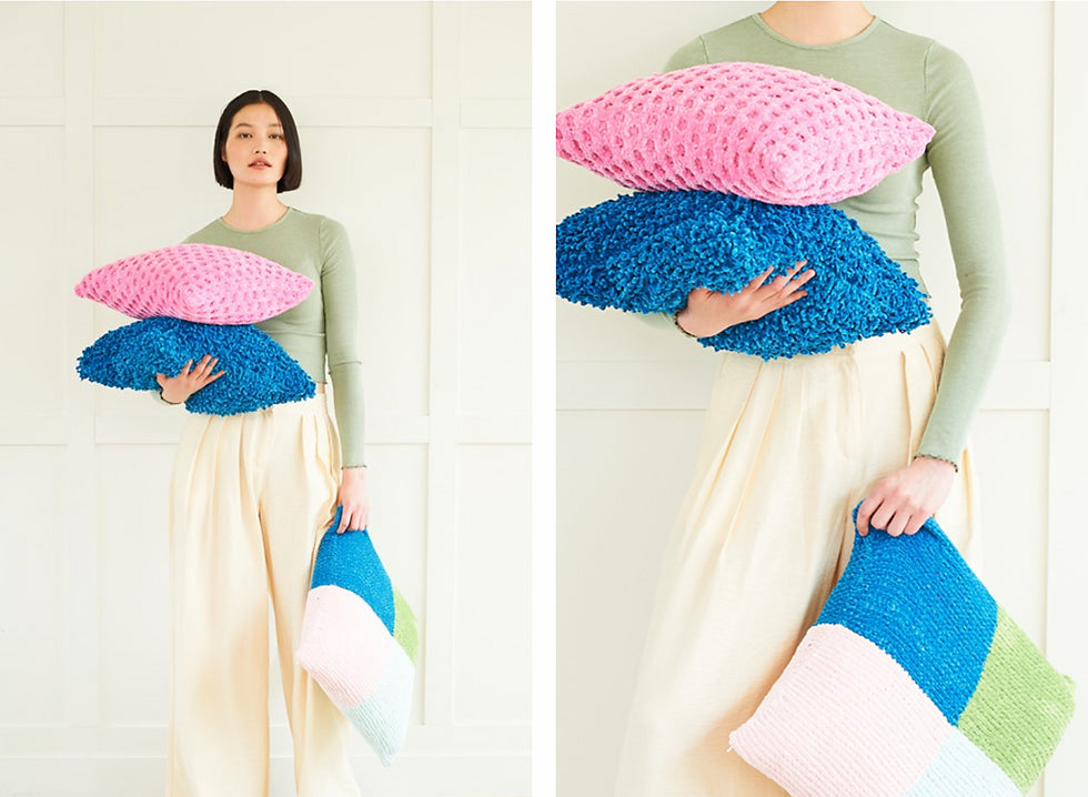Stylecraft Squeeze Me Pattern 10085 (Knit Cushions)