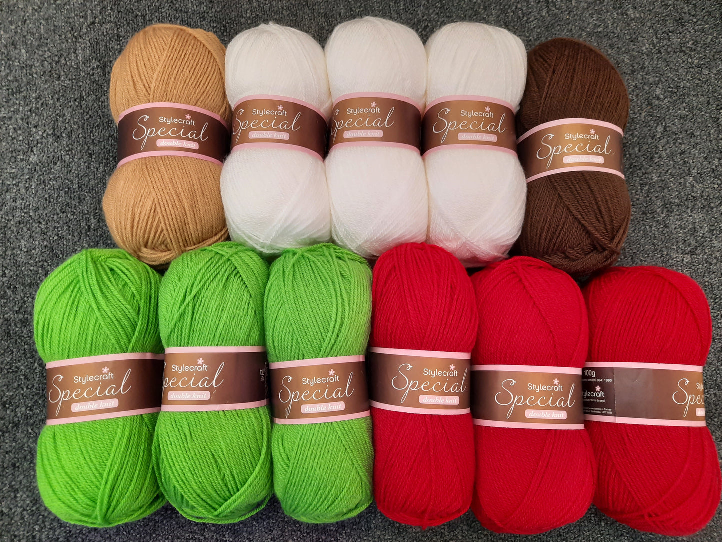 Repeat Crafter Me, Crochet Reindeer Christmas Blanket Kit