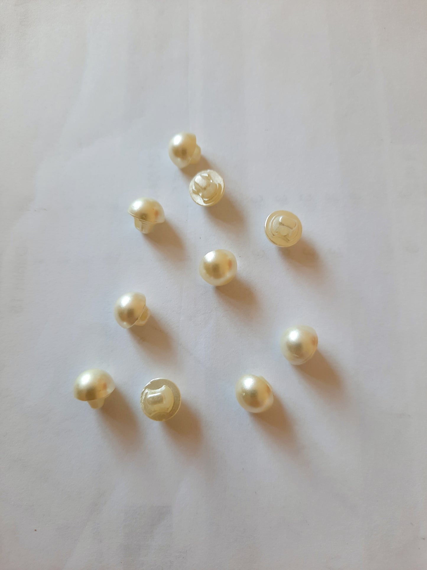 1363 5mm Pearl Shank Button