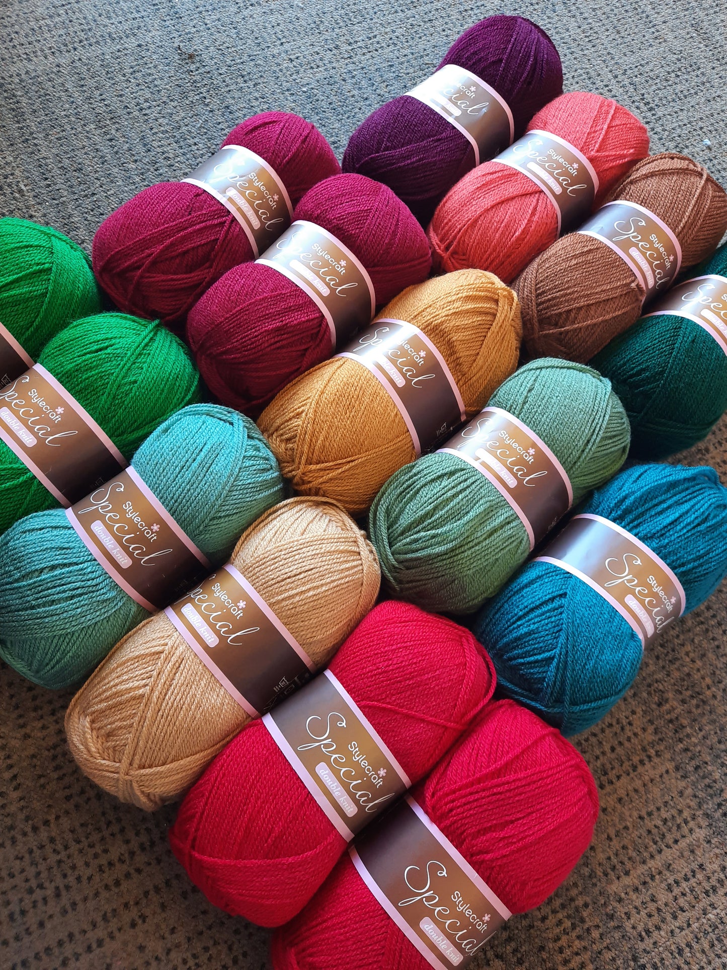 Attic 24 Yuletide Blanket Yarn Pack