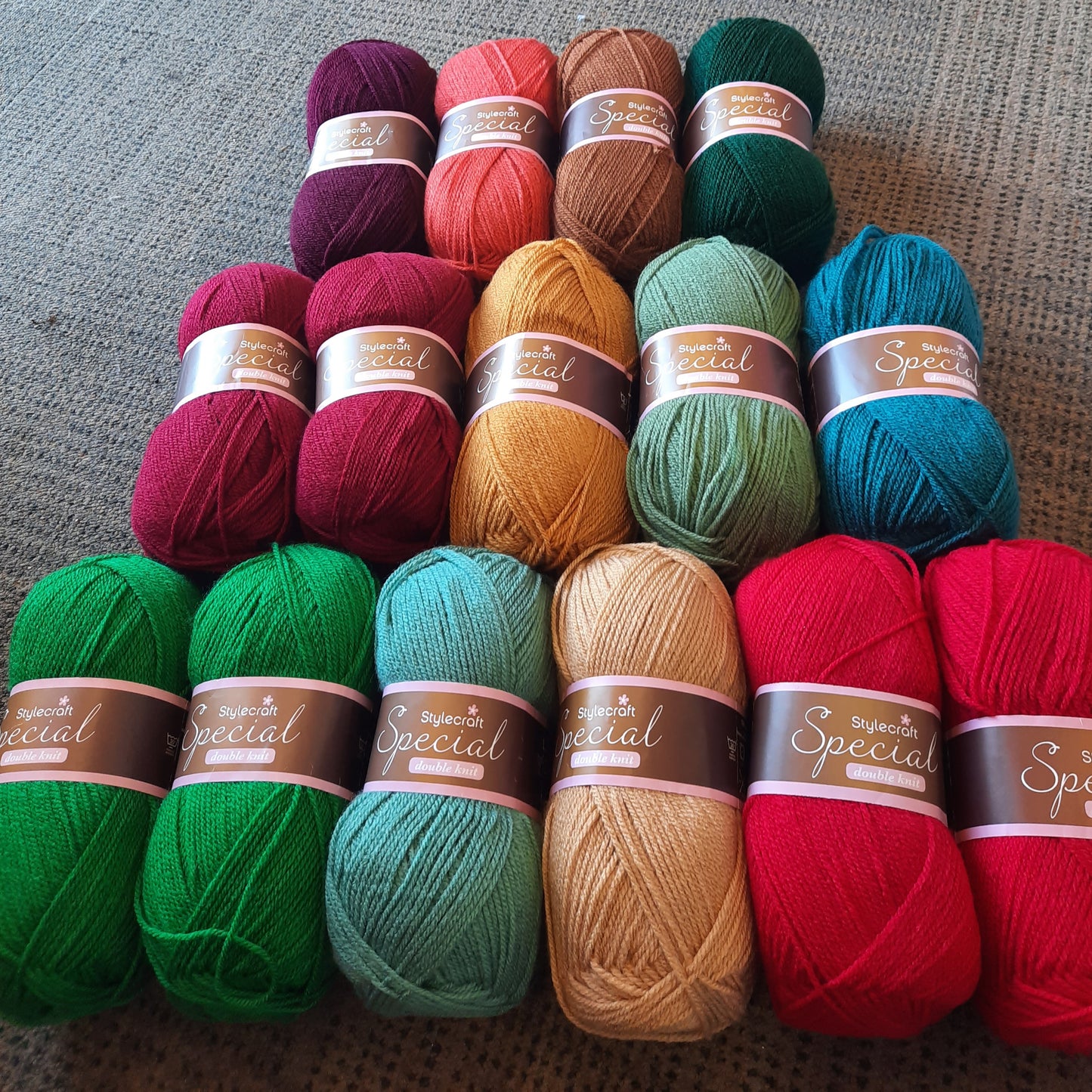 Attic 24 Yuletide Blanket Yarn Pack