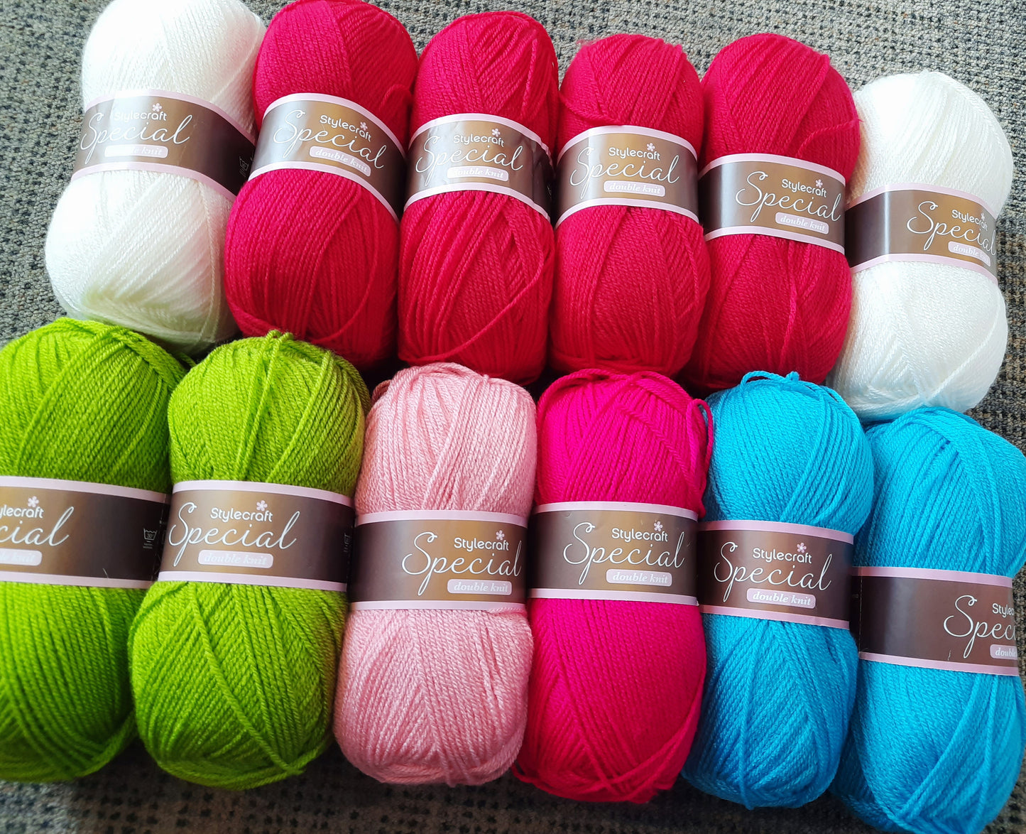 Yarnspirations Crochet Christmas Morning Blanket Kit