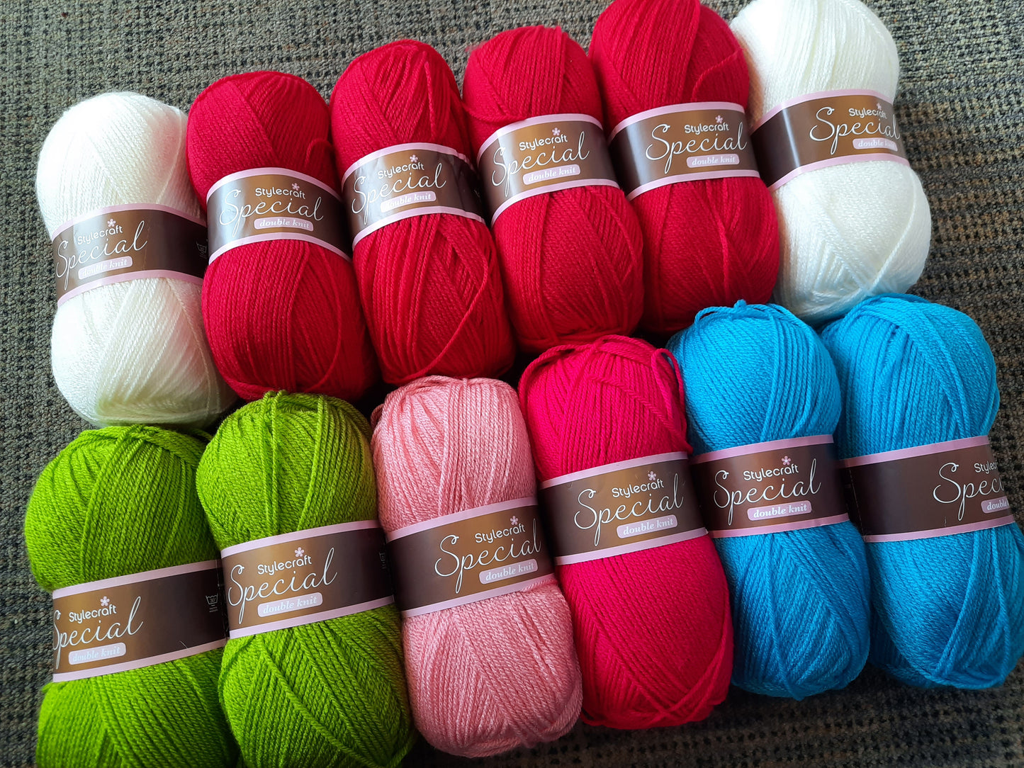 Yarnspirations Crochet Christmas Morning Blanket Kit