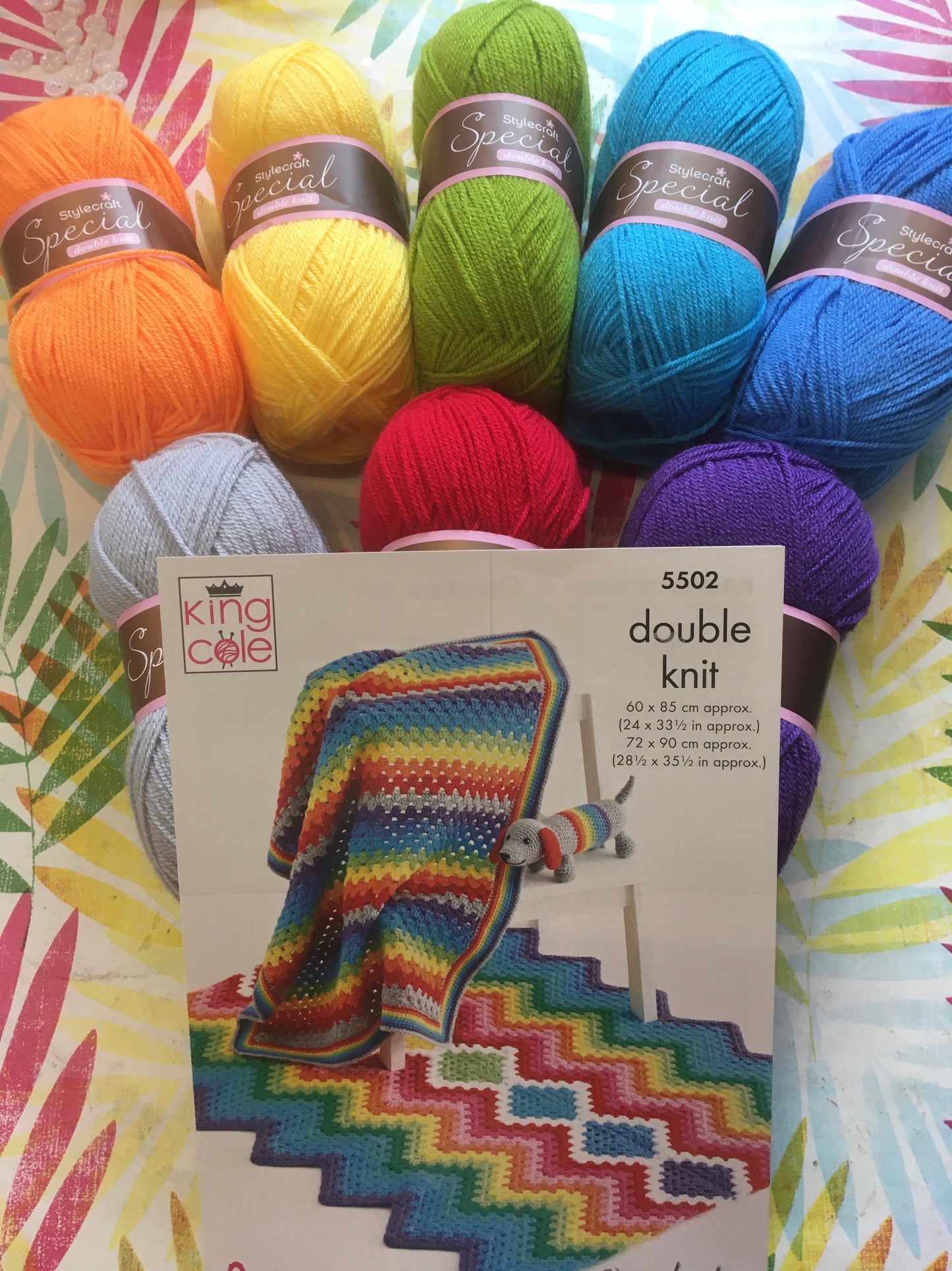 King Cole 5502 Rainbow Blanket 8 ball pack
